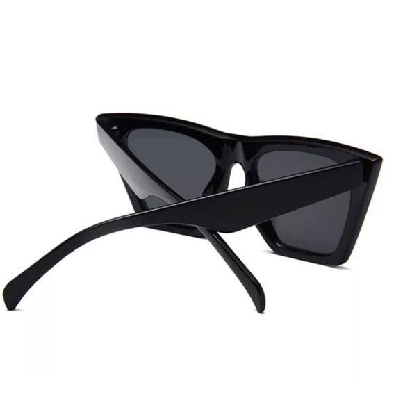 Retro Black Sunglasses Brand New - Picture 6 of 6
